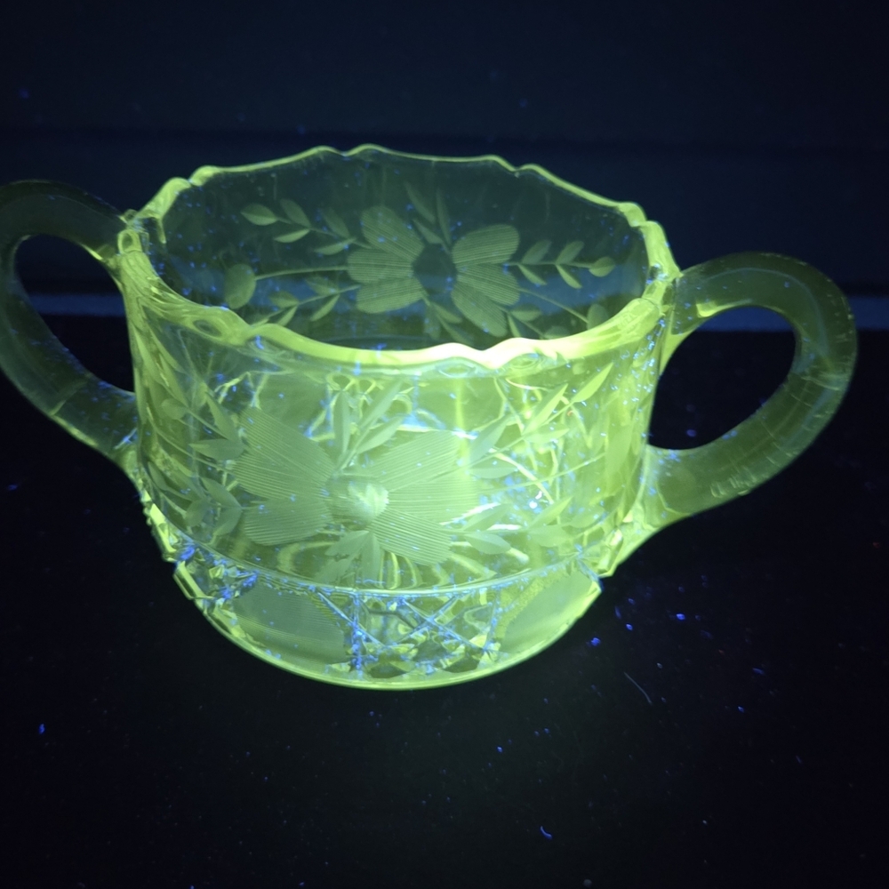 Antique Mckee Eapg Floral Design 1910 Glows